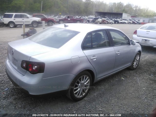 3VWRJ71K28M166863 - 2008 VOLKSWAGEN JETTA WOLFSBURG 银色 照片 4