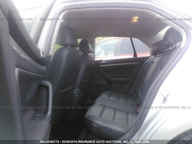 3VWRJ71K28M166863 - 2008 VOLKSWAGEN JETTA WOLFSBURG 银色 照片 8