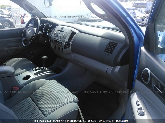 5TEUU42N55Z127999 - 2005 TOYOTA TACOMA ACCESS CAB Blau Foto 5