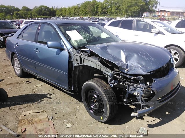 4T1BE32K93U676837 - 2003 TOYOTA CAMRY LE/XLE/SE ლურჯი ფოტო 1
