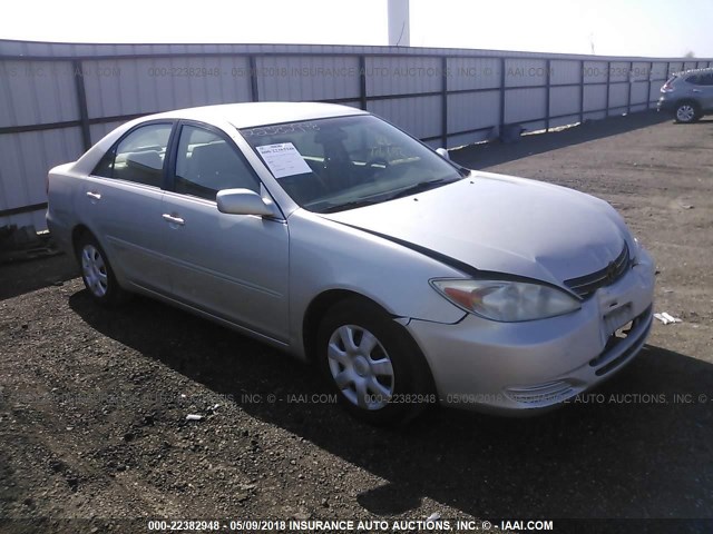 4T1BE32K93U686333 - 2003 TOYOTA CAMRY LE/XLE/SE ვერცხლისფერი ფოტო 1