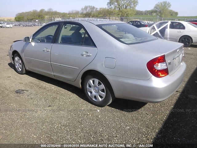 4T1BE32K93U686333 - 2003 TOYOTA CAMRY LE/XLE/SE SILVER photo 3