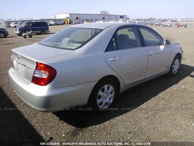 4T1BE32K93U686333 - 2003 TOYOTA CAMRY LE/XLE/SE ვერცხლისფერი ფოტო 4