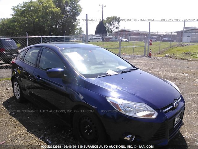 1FAHP3K21CL156913 - 2012 FORD FOCUS SE BLUE photo 1