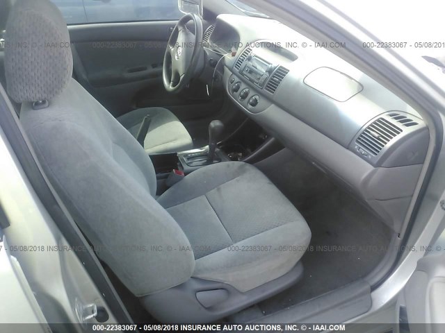 4T1BE32K63U145031 - 2003 TOYOTA CAMRY LE/XLE/SE თაფლისფერი ფოტო 5
