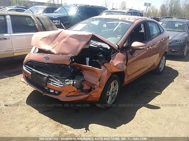 3FADP4BJ5HM140005 - 2017 FORD FIESTA SE ORANGE photo 2