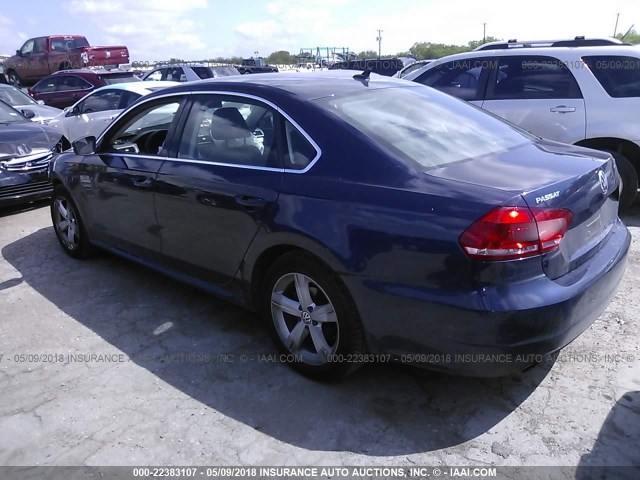 1VWBP7A3XDC020571 - 2013 VOLKSWAGEN PASSAT SE BLUE photo 3