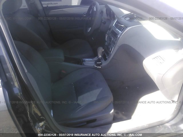 1G1ZB5E09CF258907 - 2012 CHEVROLET MALIBU LS 灰色 照片 5