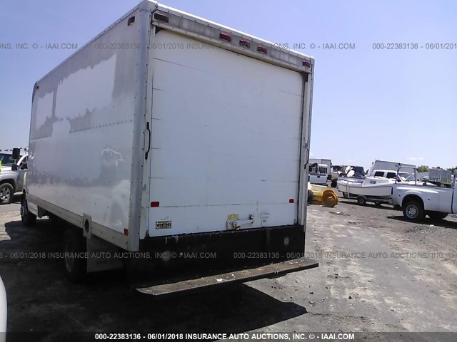 1GBJG31U041210900 - 2004 CHEVROLET EXPRESS G3500  WHITE photo 3