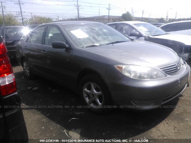 4T1BE32K85U532747 - 2005 TOYOTA CAMRY LE/XLE/SE 灰色 照片 1