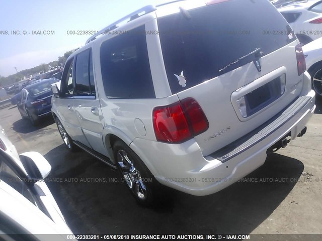 5LMFU27555LJ21634 - 2005 LINCOLN NAVIGATOR 白色 照片 3