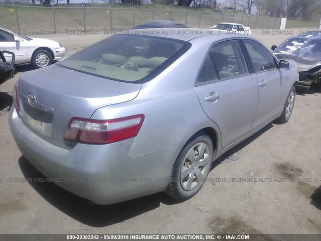 JTNBE46K373000962 - 2007 TOYOTA CAMRY NEW GENERAT CE/LE/XLE/SE SILVER photo 4