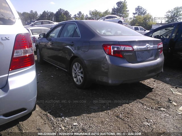 4T4BF1FK3ER342842 - 2014 TOYOTA CAMRY L/SE/LE/XLE 灰色 照片 3