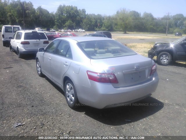 4T4BE46K69R083080 - 2009 TOYOTA CAMRY SE/LE/XLE SILVER photo 3