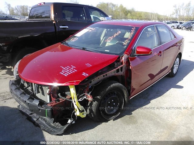 4T1BF1FKXCU501296 - 2012 TOYOTA CAMRY SE/LE/XLE RED photo 2