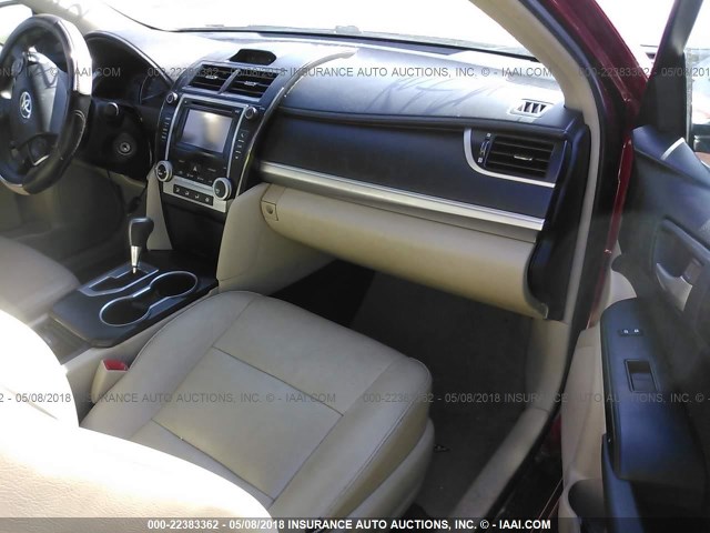 4T1BF1FKXCU501296 - 2012 TOYOTA CAMRY SE/LE/XLE RED photo 5