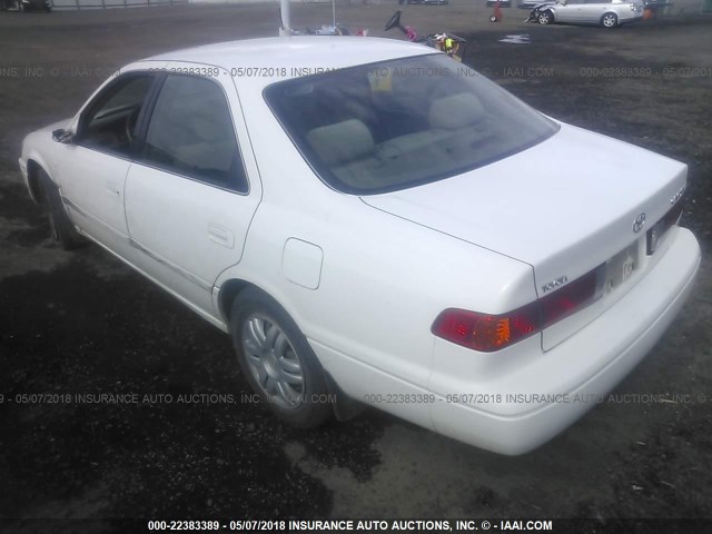 JT2BG22K7Y0422978 - 2000 TOYOTA CAMRY CE/LE/XLE 白色 照片 3