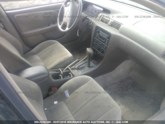 JT2BG22K7Y0422978 - 2000 TOYOTA CAMRY CE/LE/XLE 白色 照片 5