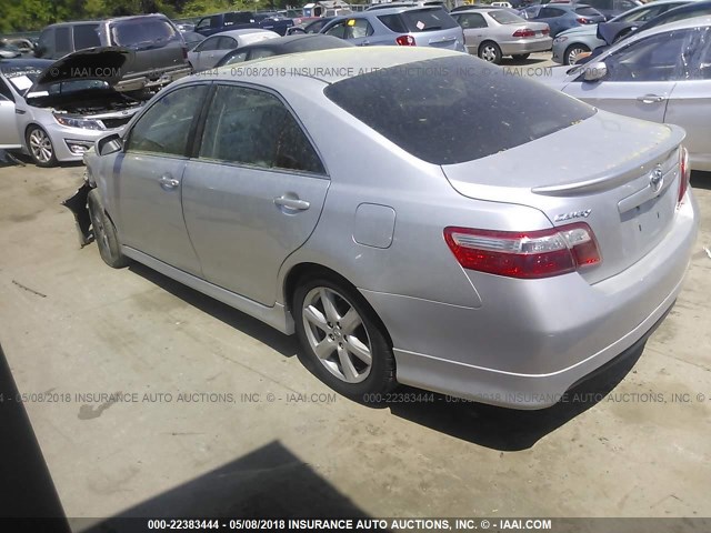 4T1BE46KX9U890082 - 2009 TOYOTA CAMRY SE/LE/XLE ვერცხლისფერი ფოტო 3