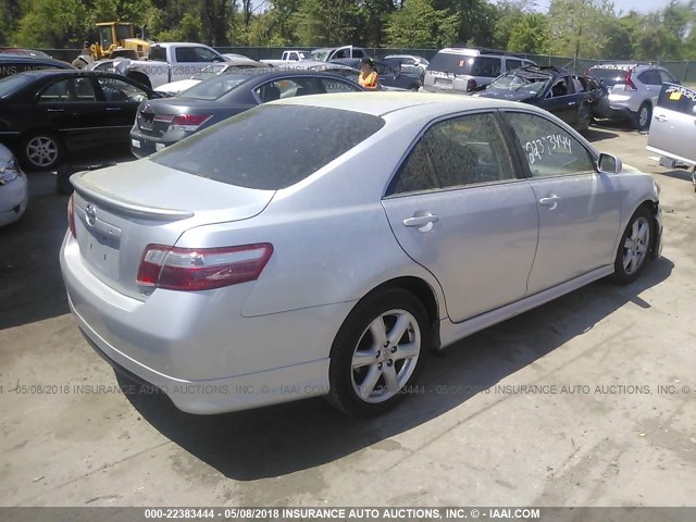 4T1BE46KX9U890082 - 2009 TOYOTA CAMRY SE/LE/XLE ვერცხლისფერი ფოტო 4