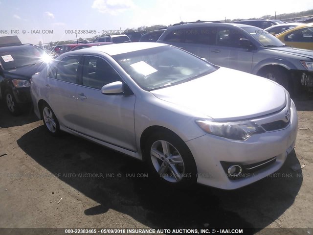 4T1BF1FK4CU032738 - 2012 TOYOTA CAMRY SE/LE/XLE SILVER photo 1