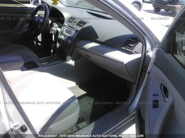 4T1BE46K27U590257 - 2007 TOYOTA CAMRY NEW GENERAT CE/LE/XLE/SE SILVER photo 5