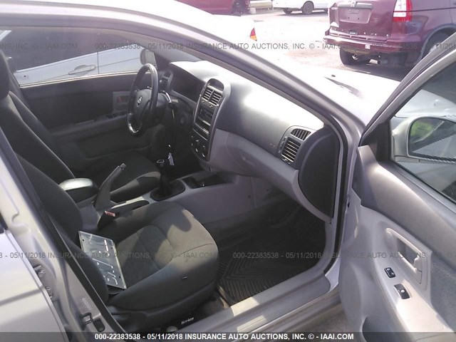 KNAFE161965365318 - 2006 KIA SPECTRA5 SILVER photo 5