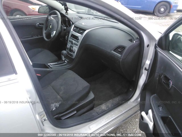 1G1ZC5E19BF209694 - 2011 CHEVROLET MALIBU 1LT 银色 照片 5