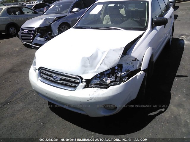 4S4BP61C177327245 - 2007 SUBARU LEGACY OUTBACK 2.5I WHITE photo 6