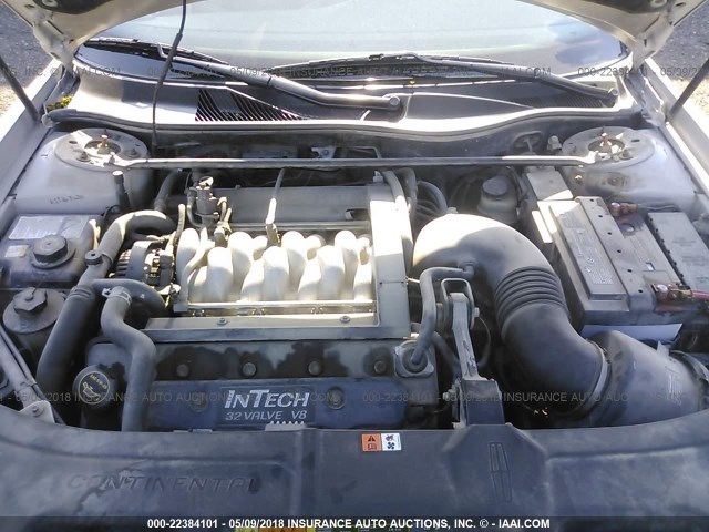 1LNHM97V52Y691667 - 2002 LINCOLN CONTINENTAL  Արծաթագույն լուսանկար 10