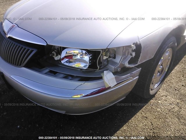 1LNHM97V52Y691667 - 2002 LINCOLN CONTINENTAL  Արծաթագույն լուսանկար 6