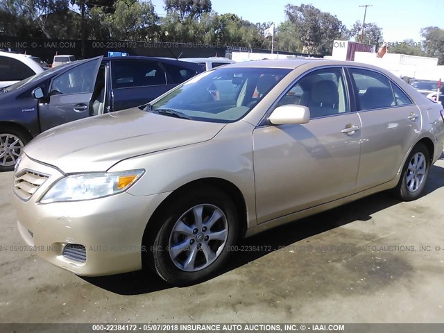 4T1BF3EK1BU230091 - 2011 TOYOTA CAMRY SE/LE/XLE GOLD photo 2