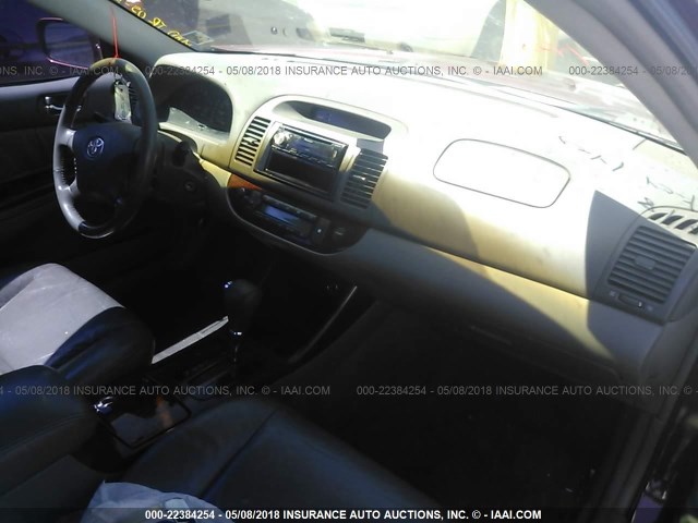 4T1BF30K12U005922 - 2002 TOYOTA CAMRY LE/XLE/SE 勃艮第红 照片 5