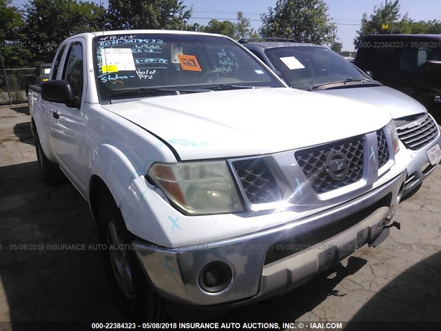 1N6AD06U66C459704 - 2006 NISSAN FRONTIER KING CAB LE/SE/OFF ROAD WHITE photo 1