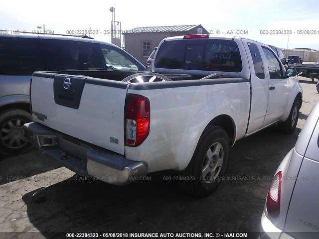 1N6AD06U66C459704 - 2006 NISSAN FRONTIER KING CAB LE/SE/OFF ROAD WHITE photo 4