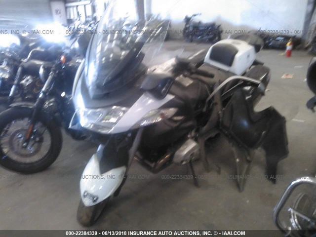 WB1044002BZW19464 - 2011 BMW R1200 RT WHITE photo 2