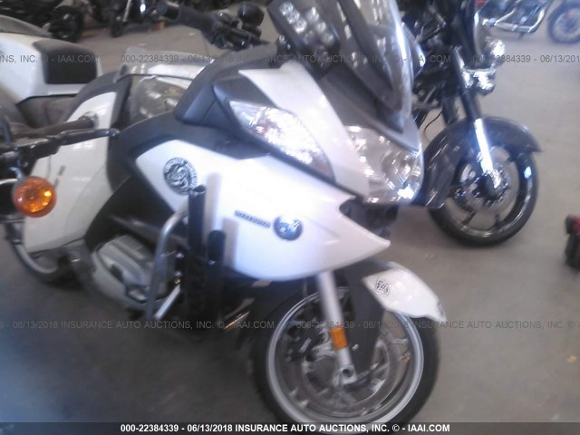 WB1044002BZW19464 - 2011 BMW R1200 RT WHITE photo 5