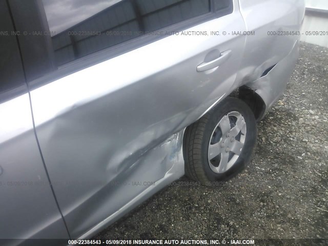 KL1TD56687B172356 - 2007 CHEVROLET AVEO LS SILVER photo 6