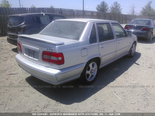 YV1LS5372W2546805 - 1998 VOLVO S70 T5 TURBO GRAY photo 4