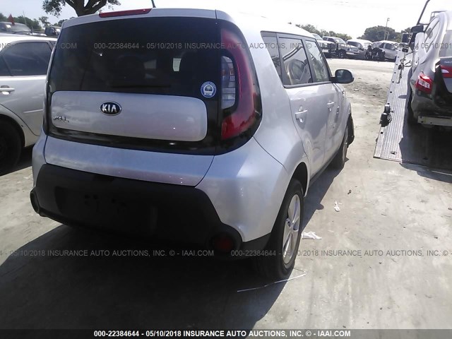 KNDJN2A26E7718989 - 2014 KIA SOUL SILVER photo 4