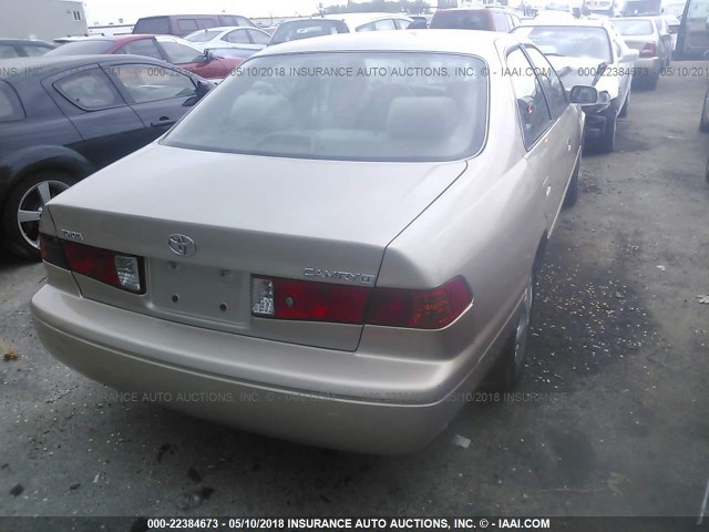 4T1BG22K81U820220 - 2001 TOYOTA CAMRY CE/LE/XLE 金色 照片 4