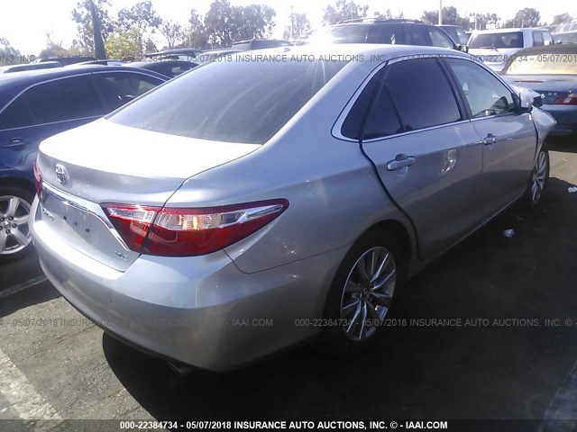 4T1BF1FK4HU665988 - 2017 TOYOTA CAMRY LE/XLE/SE/XSE SILVER photo 4