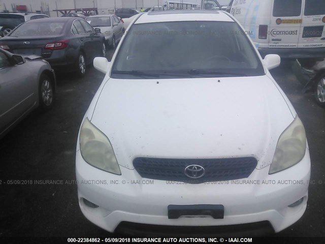 2T1KR32EX5C468467 - 2005 TOYOTA COROLLA MATRIX XR WHITE photo 6