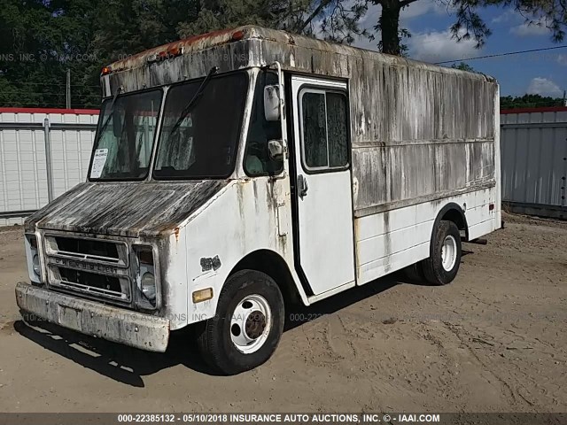 1GCHP32KXN3320009 - 1992 CHEVROLET P30 WHITE photo 2