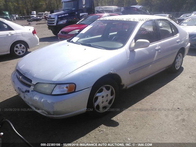 1N4DL01D3WC215184 - 1998 NISSAN ALTIMA XE/GXE/SE/GLE SILVER photo 2