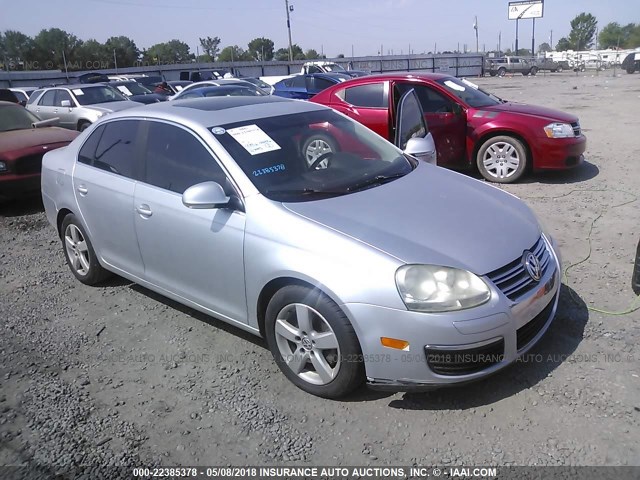 3VWRM71K18M177800 - 2008 VOLKSWAGEN JETTA SE/SEL SILVER photo 1