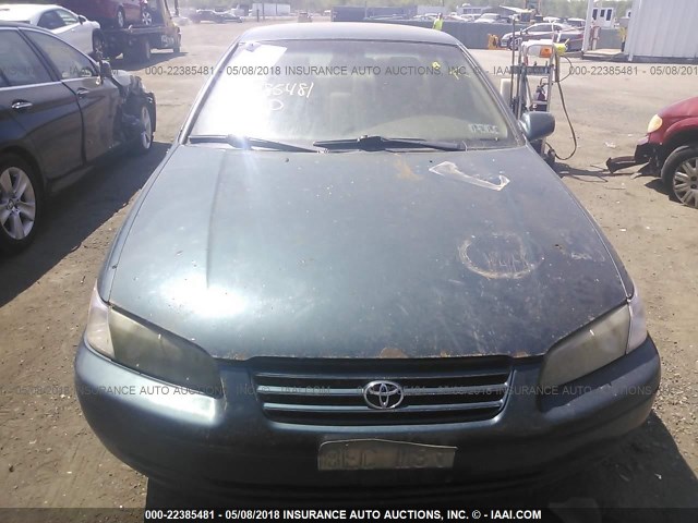 4T1BG22KXWU384218 - 1998 TOYOTA CAMRY CE/LE/XLE 绿色 照片 6