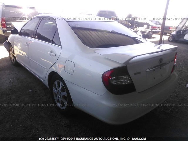 JTDBE32K740283691 - 2004 TOYOTA CAMRY LE/XLE WHITE photo 3