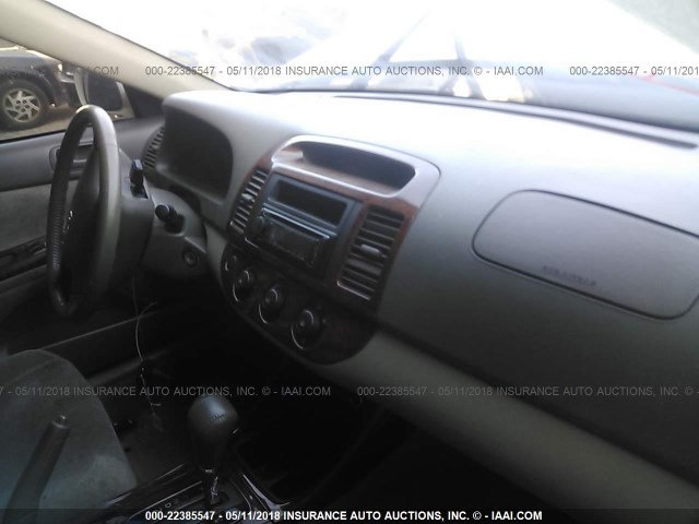 JTDBE32K740283691 - 2004 TOYOTA CAMRY LE/XLE Սպիտակ լուսանկար 5