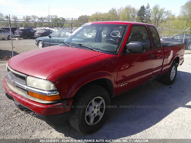 1GCDT19X638156905 - 2003 CHEVROLET S TRUCK S10 RED photo 2